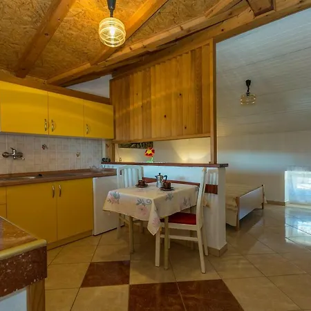 Carmen 2 Apartment Funtana